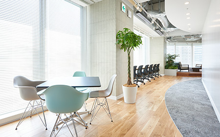 Open Lounge Area